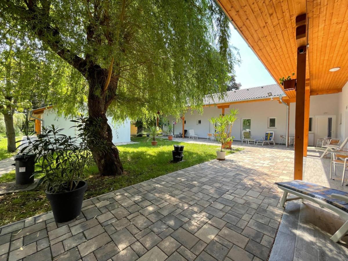 Liget Ueduelopark Fonyod Aparthotel Екстериор снимка