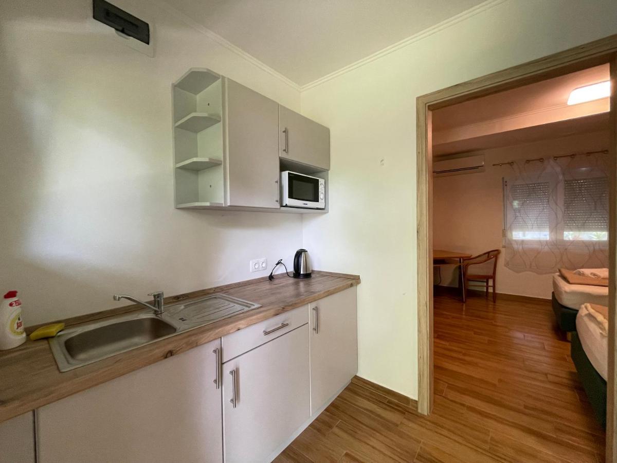 Liget Ueduelopark Fonyod Aparthotel Екстериор снимка