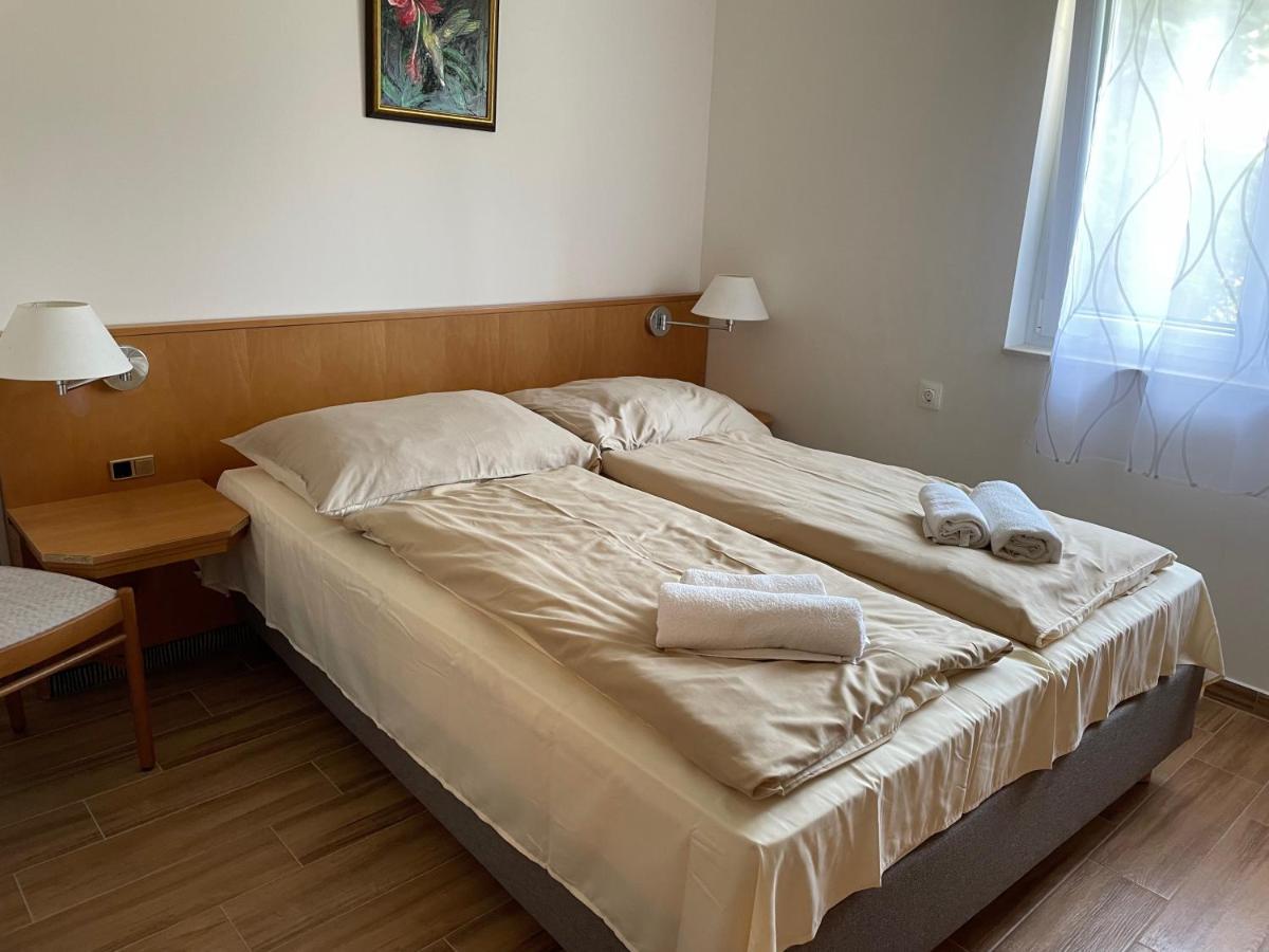 Liget Ueduelopark Fonyod Aparthotel Екстериор снимка